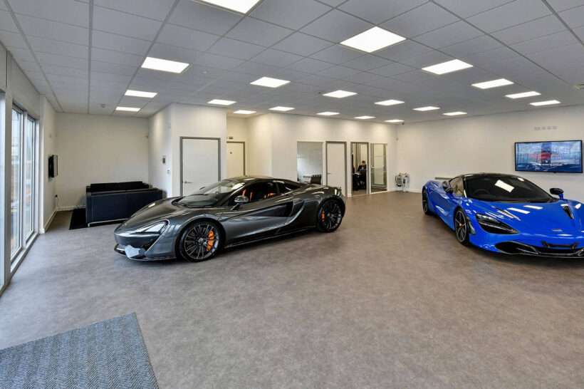 Neptune-Flexolution-Showroom-McLaren-Hatfield-Showroom-temporaire